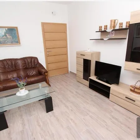 Maruchita Apartment